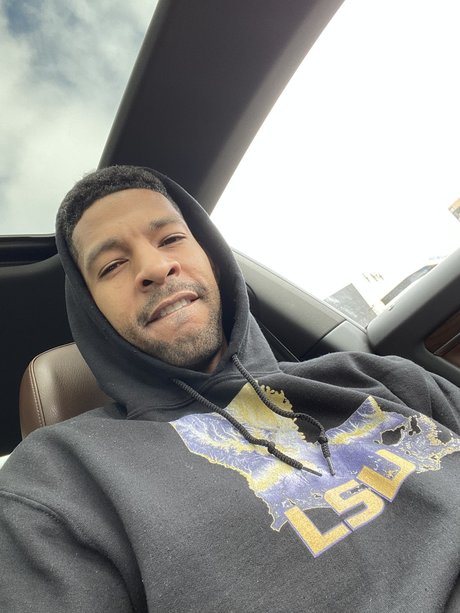 Curved star naked photos