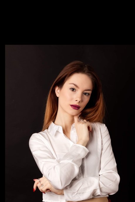 Liz Ocean nudes model pic