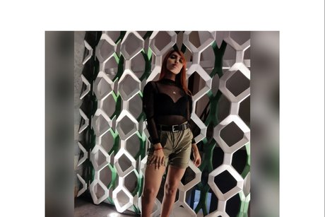 Mandy A sexy actress photos