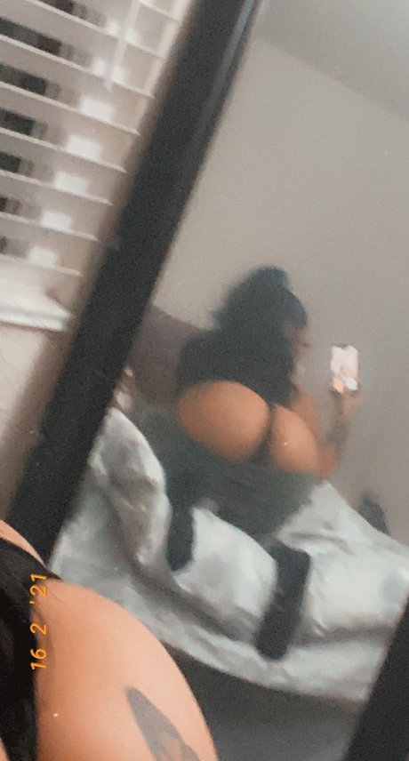 Melo_ star naked picture