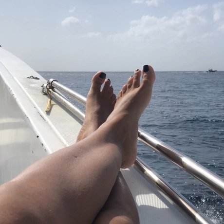 Have you met my feet yet_ xxx model img