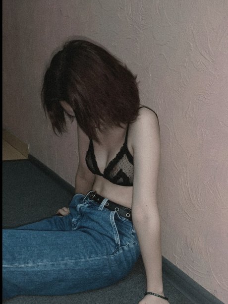 Meavvi free nude model archive