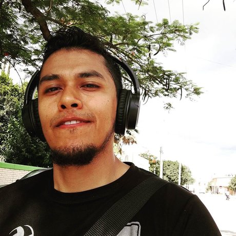 Mede Rowan star naked pic