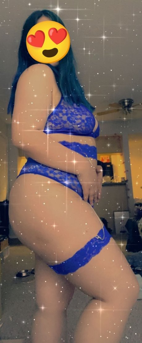 May Bay naked model image