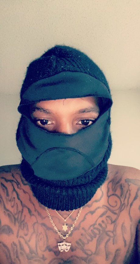 Masked_ adult actress photo