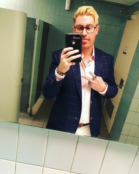 MikDaMonsta sexy model pic