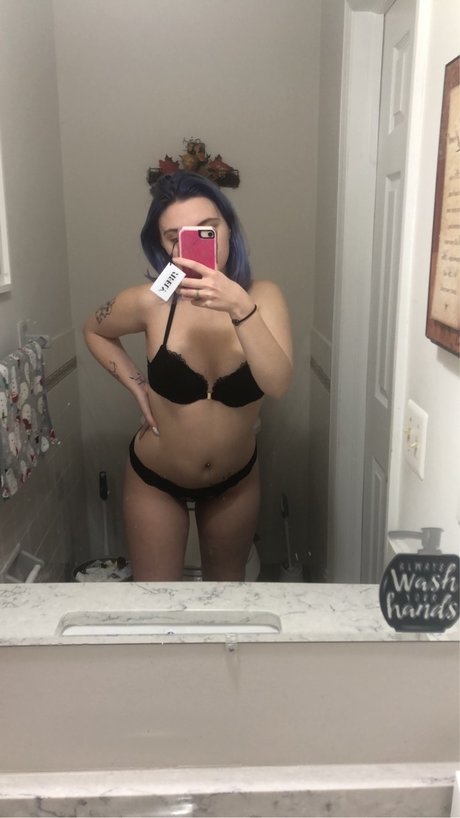 Mercedes Warlow sexy star pics