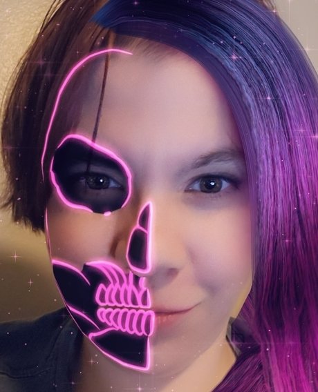 Miss Kitty Lynn adult model pictures