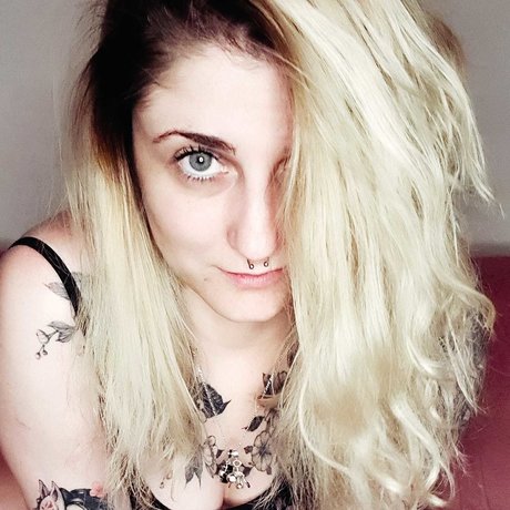 Miss Door model perfect picture