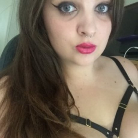 Miss Sallyx model naked pic