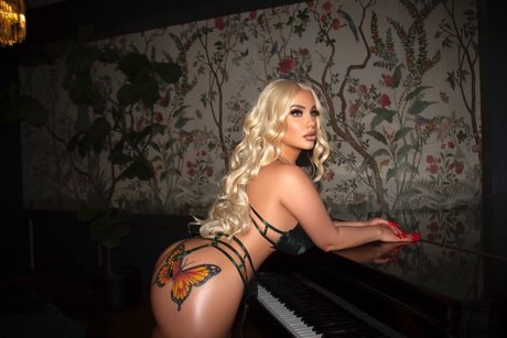 Mulani Butterfly VIP sexy pornstar pictures