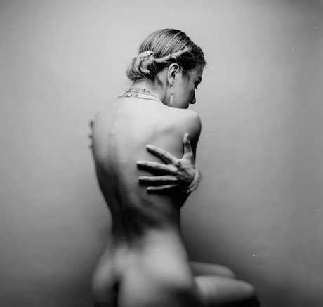 Nicoley Shmoley porn model images