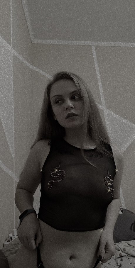 Nekina nudes model photo