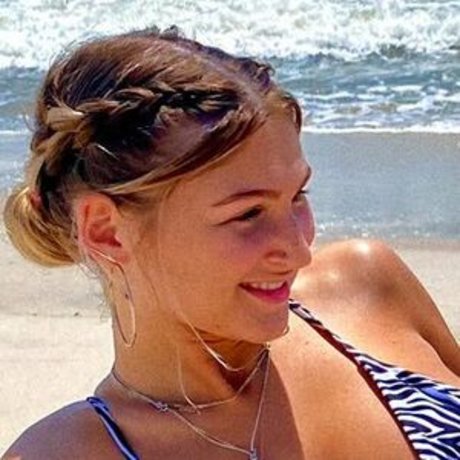 Urnotdreamingbaby nudes model image