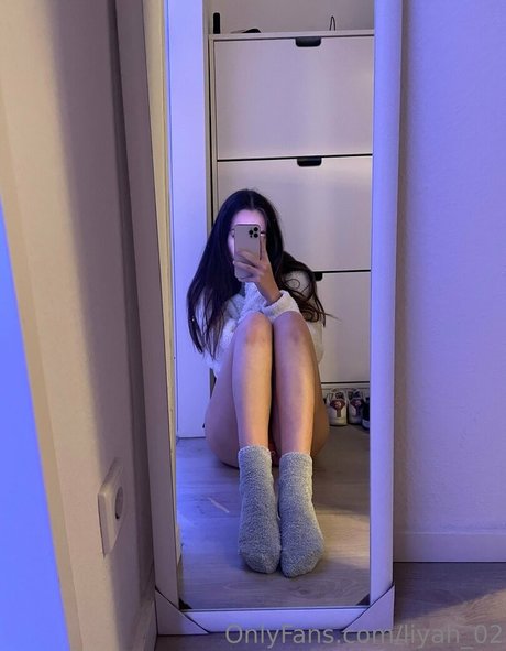 black hair onlyfans top gallery