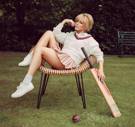 Kylie Minogue pornstar free images