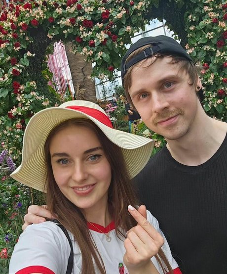 Loserfruit pornographic star photo