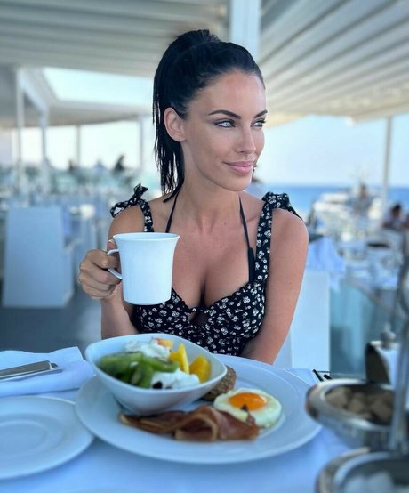 Jessica Lowndes hd actress images