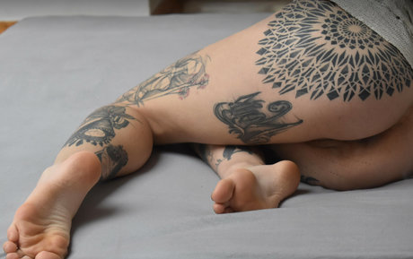 DarkLeaves hot star picture