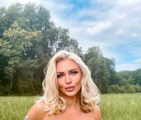 lovelytinnaxo pornstar perfect archive