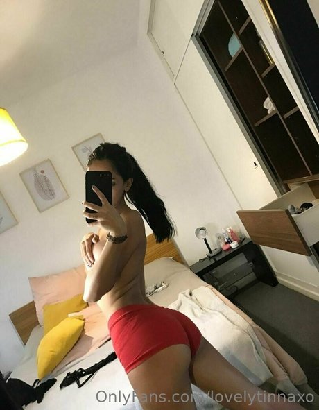 lovelytinnaxo sexy star picture