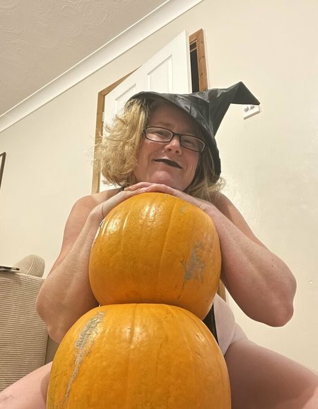 lingerie babe onlyfans pornographic picture