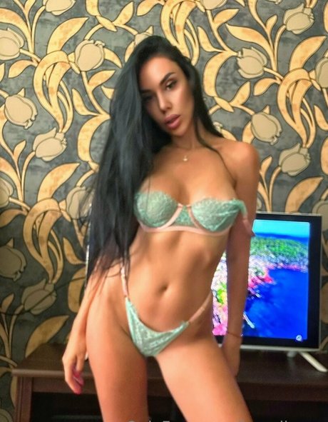 alinaboobs art model pics