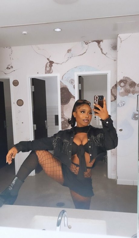 Lea h Sampson nude pornstar photos