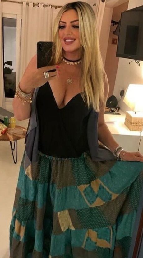 petite wife onlyfans sexy nudes picture