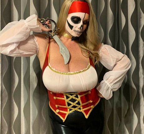 blonde trans onlyfans beautiful naked gallery