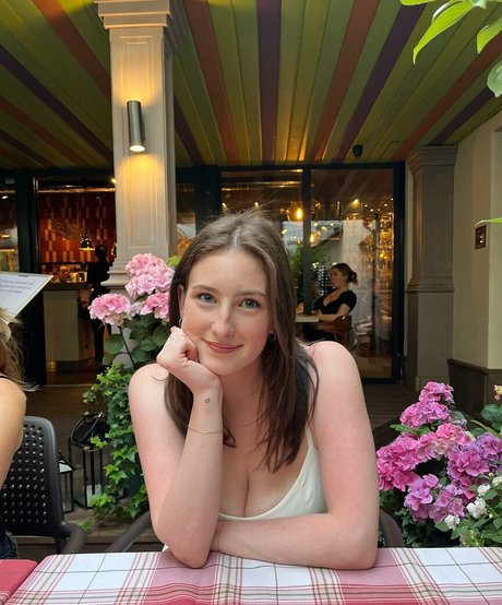 Josie L model sexy pic