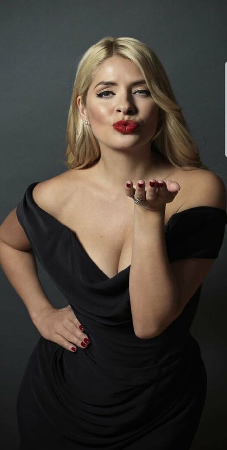 Holly Willoughby star free gallery