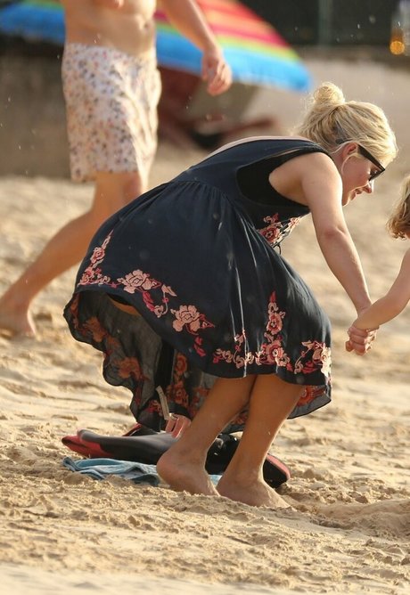 Holly Willoughby pornstar nude photos