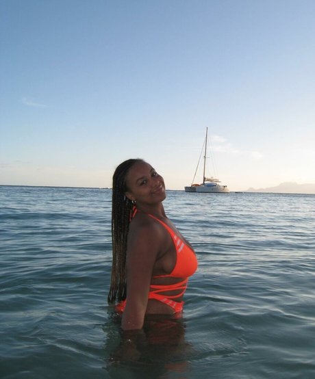 Nia Siux model erotic images