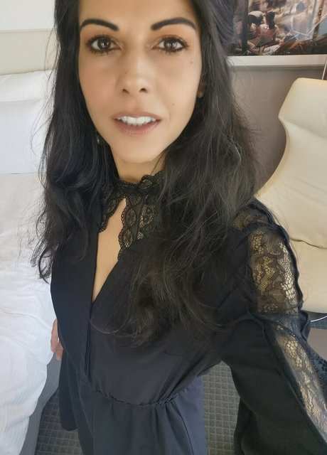 loucharmellefree model adult archive