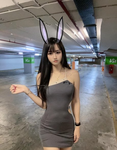 Arisa Cosplay sexy actress pictures