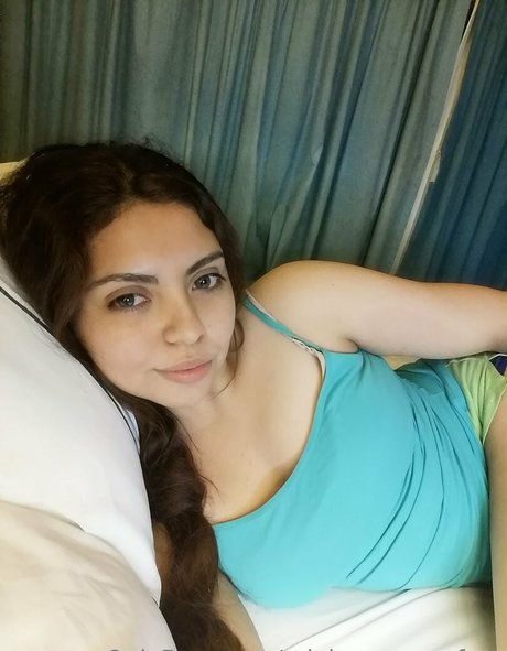 miabasagnes aerialist hot model pics