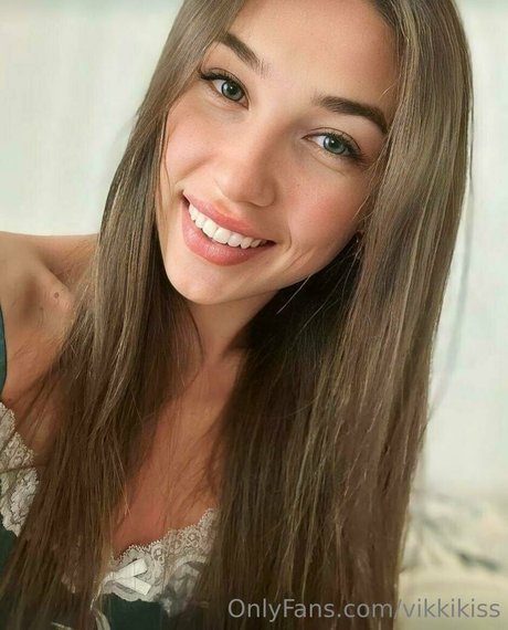 vikkikiss erotic actress pictures