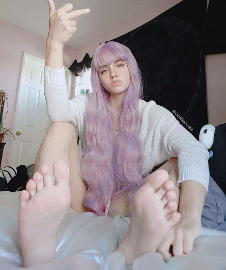 achilles heelz model high quality pic