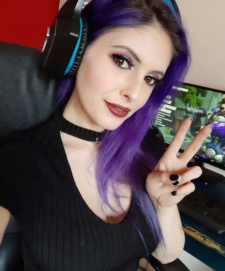 latina blowjob onlyfans erotic photo