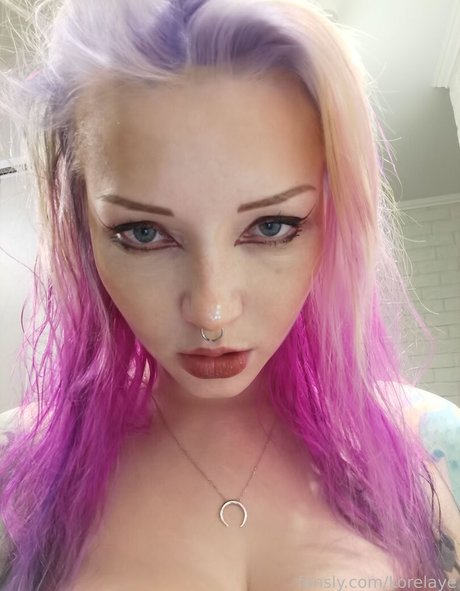 Lorelaye nude model img