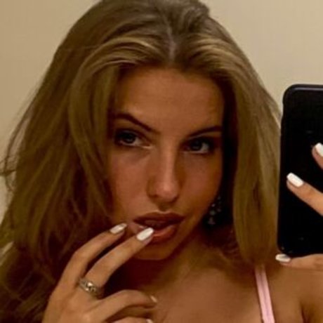 Lelainaperezz model art images