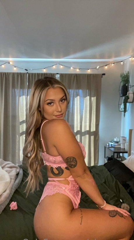 Ajeacoma top model photos