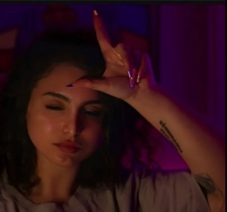 Anna Slatz exclusive actress photos