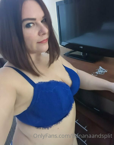 bananaandsplit model pornographic images