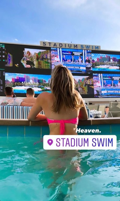 Annie Agar model pretty img