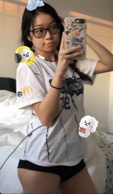 Fruitypoppin model exclusive picture