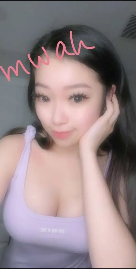 Fruitypoppin model nudes pic