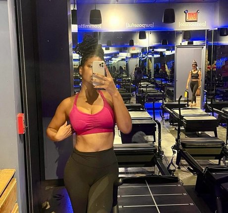 Taylor Rooks high quality pornstar image