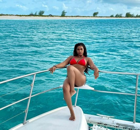 Taylor Rooks pornstar pretty galleries